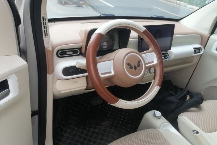 Used Wuling Hongguang MINIEV 2024 3rd Generation 215km Youth Edition
