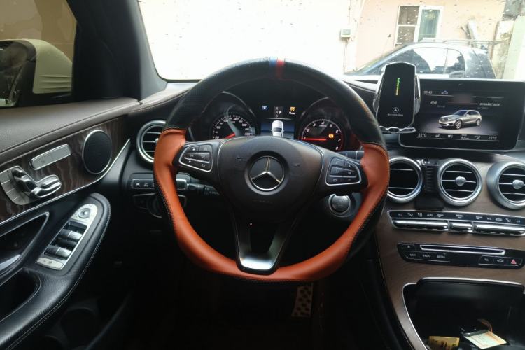 Used Mercedes-Benz GLC 2018 Refreshed GLC 300 4MATIC Dynamic Edition