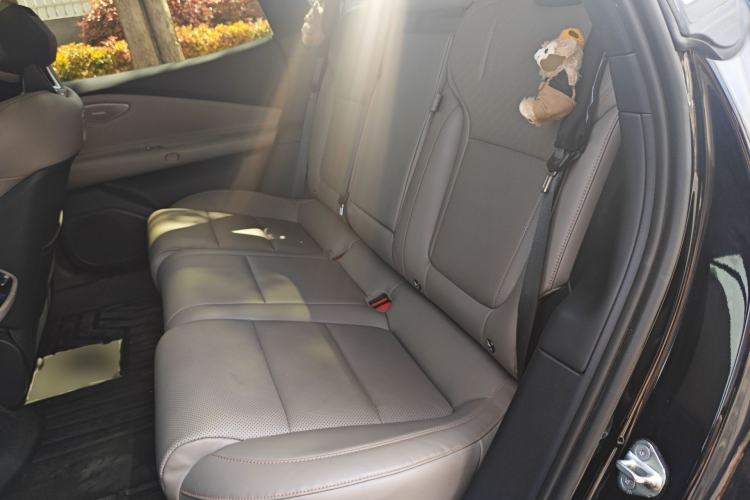 Used Lynk & Co Z10 2025 95 kWh 766 km Range Rear-Wheel Drive Max