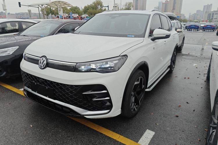 Used Volkswagen Tiguan L 2024 PRO 330TSI Two-Wheel Drive R-Line Smart Edition