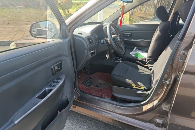 Used Dongfeng Fengon 330 2014 1.5L Manual Utility Version DK15 Driver Seat