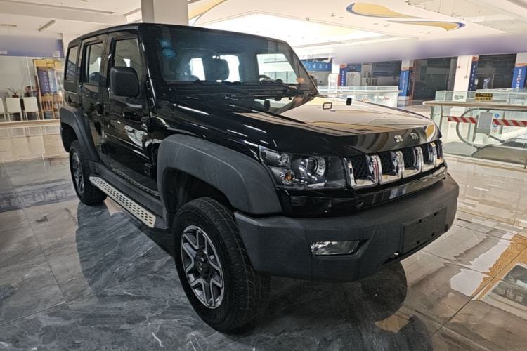 Used BAIC Off-Road BJ40 2016 40L 2.3T Automatic All-Wheel Drive Premium Edition Front Right 45 Deg