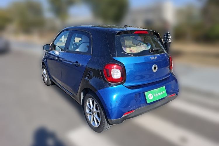 Used smart forfour 2016 1.0L 52 kW Dynamic Edition
