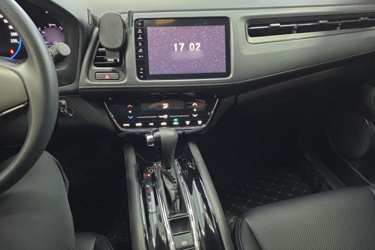 Used Honda Vezel 2020 220 TURBO CVT Elite Edition Audio And AC Panel