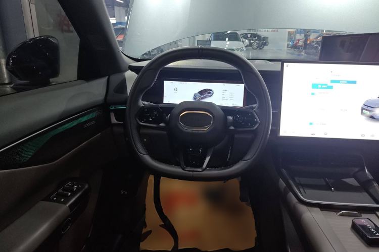Used Lynk & Co 07 2024 EM-P 126 Long-Range Halo Steering Wheel