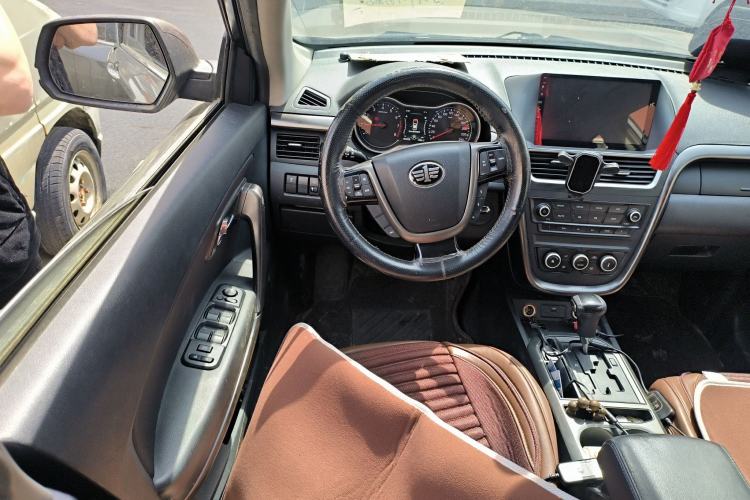 Used Bestune X80 2017 2.0L automatic Technology trim level Steering Wheel