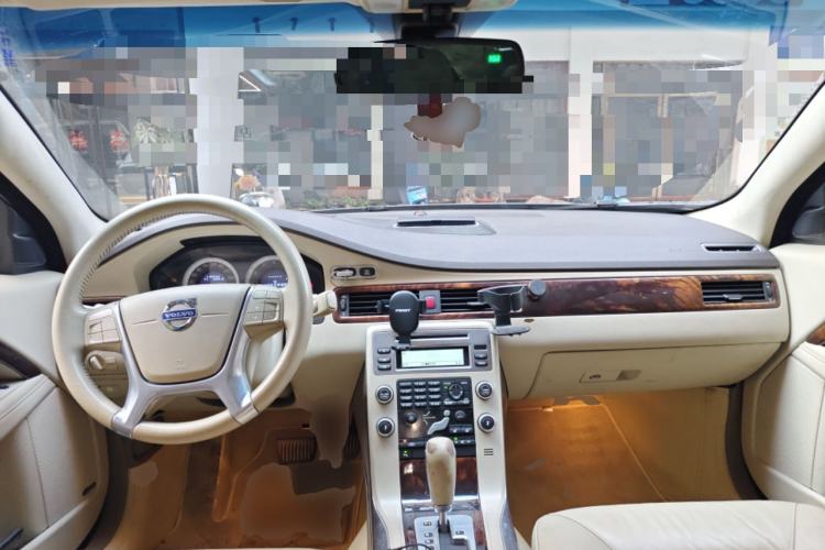 Used Volvo S80L 2010 2.5T Zhiya Edition
