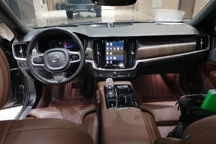 Used Volvo S90 New Energy 2022 T8 eDrive Hybrid Luxury Edition
