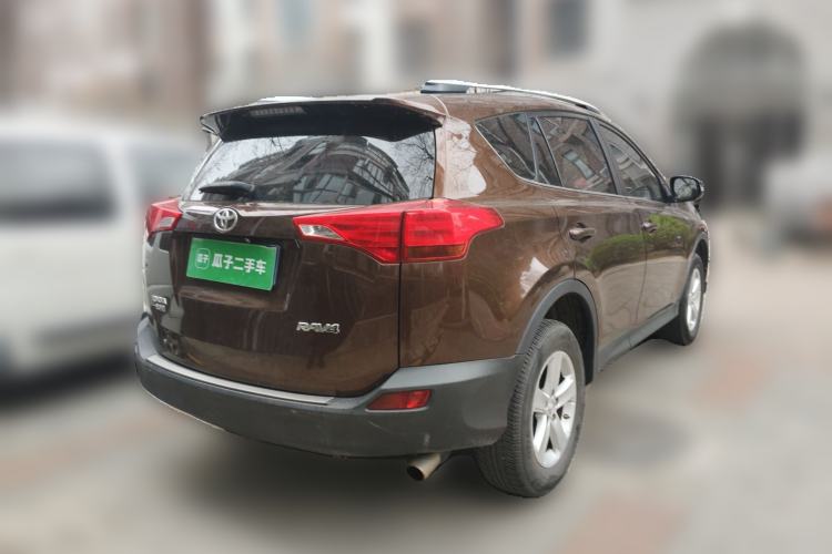 Used Toyota RAV4 2013 2.0L CVT Two-Wheel Drive Urban Edition Exterior 5