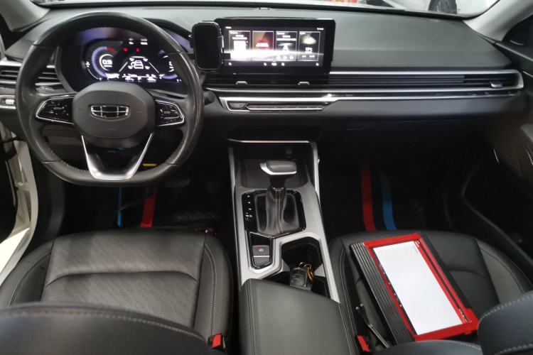 Used Geely Auto Emgrand 2022 4th Generation 1.5L CVT Elite Model Center Console