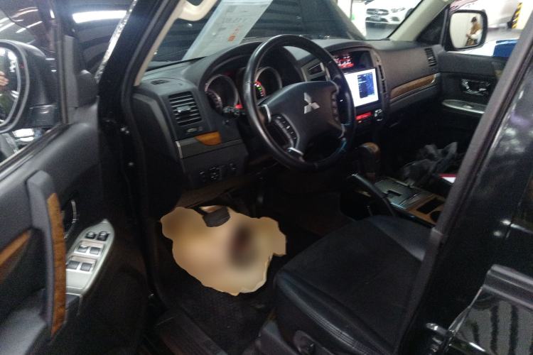 Used Mitsubishi Pajero 2019 3.0L Automatic Comfort Edition Driver Seat