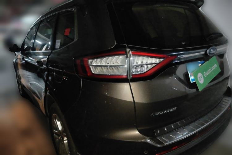 Used Ford Edge 2016 EcoBoost 245 Two-Wheel-Drive Titanium 7-Seater
