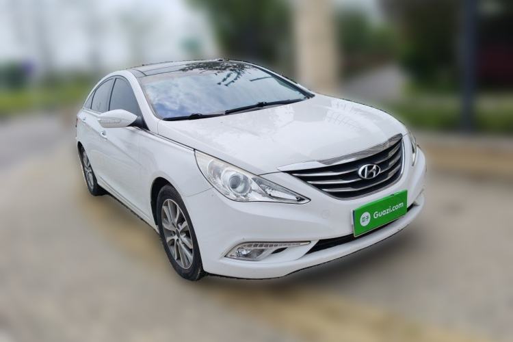 Used Hyundai Sonata 2013 2.4L Automatic Leading Edition China IV Standard Front Right 45 Deg
