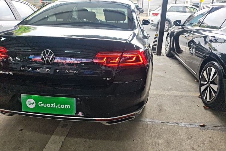 Used Volkswagen Magotan 2020 280TSI DSG Comfort Edition Right Rear Taillight