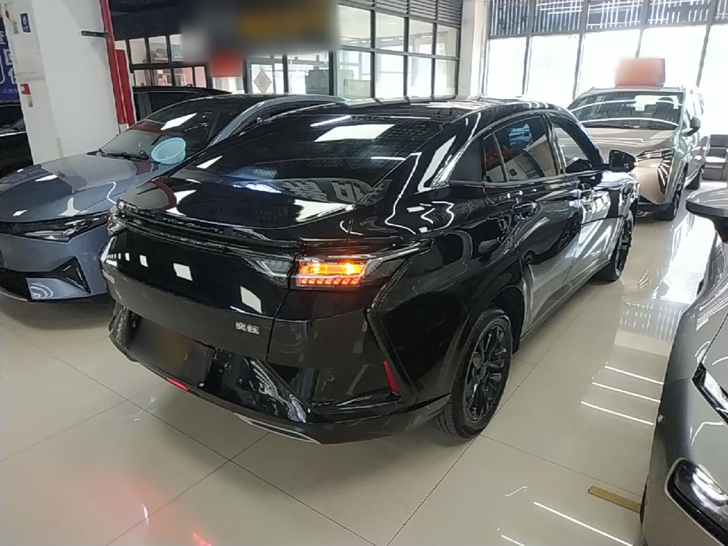 Dongfeng Aeolus Yixuan 2025 1.5L Automatic Luxury Version - Luxury — снимка 6