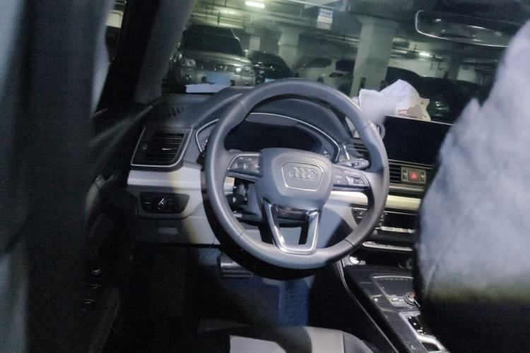 Used Audi Q5L 2018 40 TFSI Prestige Fashion Edition China V Steering Wheel