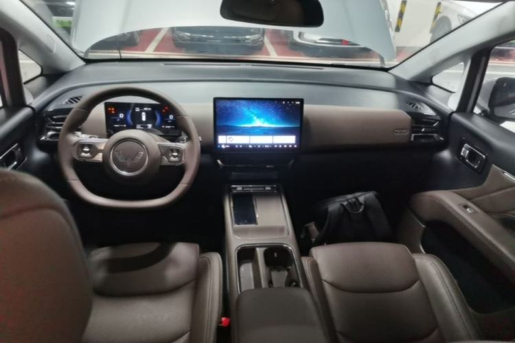 Used Wuling Starlight 730 2025 Model Plug-in Hybrid 125km Luxury Edition
