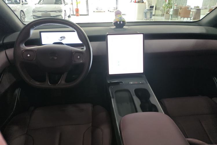 Used Nio ET5T 2024 75kWh Touring Center Console