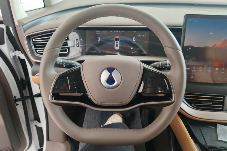 Used Denza D9 2022 DM-i 970 Four-Wheel Drive Flagship Model
