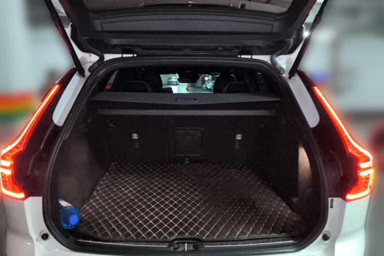 Used Volvo XC60 2019 T5 4x4 Zhiyuan Sport Edition China V Standard Trunk