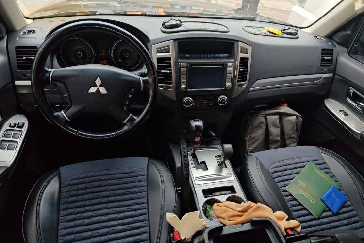 Used Mitsubishi Pajero (Import) 2015 3.0L Automatic Elite Overdrive Version China IV Standard