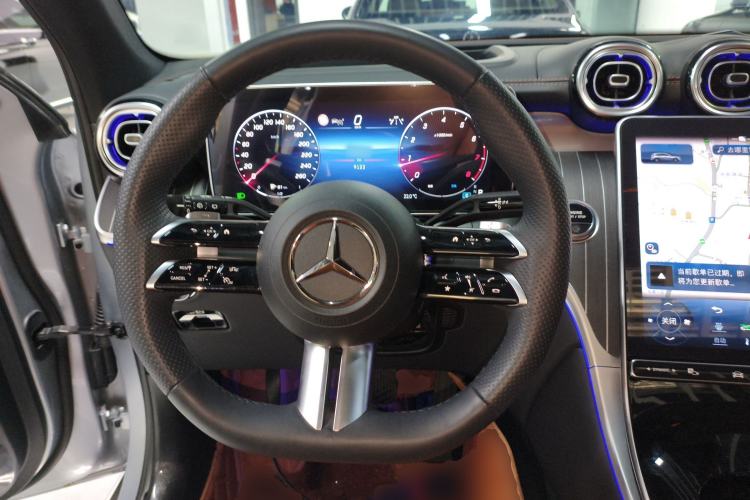 Used Mercedes-Benz GLC 2023 GLC 260 L 4MATIC Luxury 7-Seater Steering Wheel