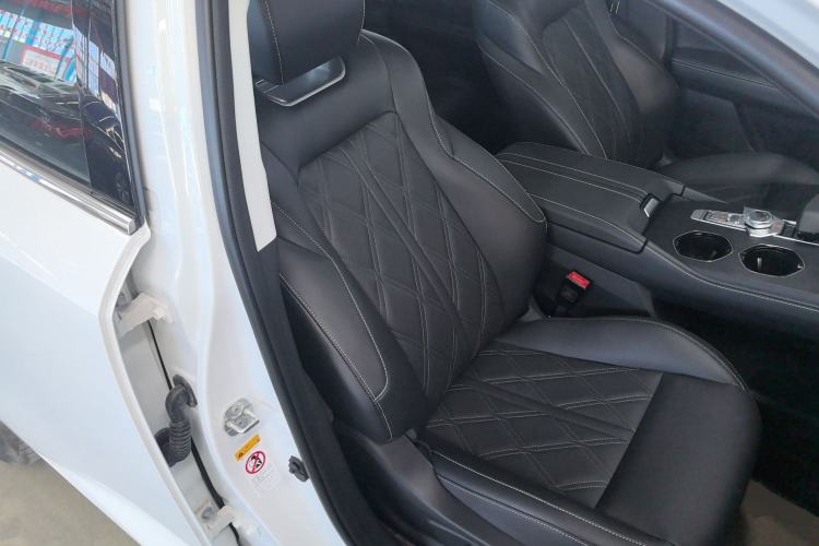 Used Changan UNI-K iDD 2024 ZhiDian iDD 1.5T 135km Smart Leading Model