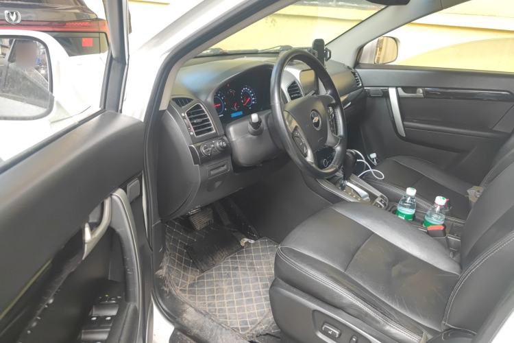 Used Chevrolet Captiva 2012 2.4L 4x4 Flagship Edition 7 Seats