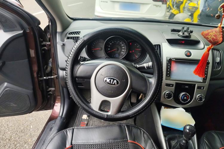 Used Kia Forte 2014 1.6L MT GLS Steering Wheel