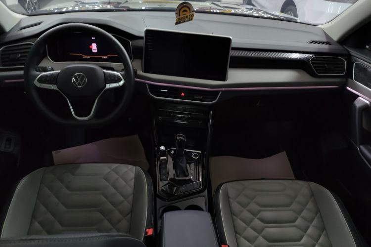 Used Volkswagen Tayron 2023 330TSI Two-Wheel-Drive Luxury Plus Advanced Version Center Console