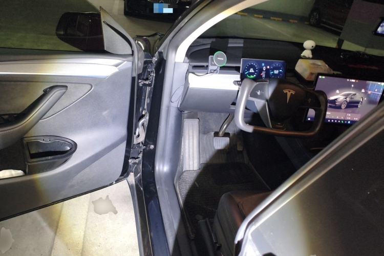 Used Tesla Model Y 2023 Rear-Wheel-Drive Version
