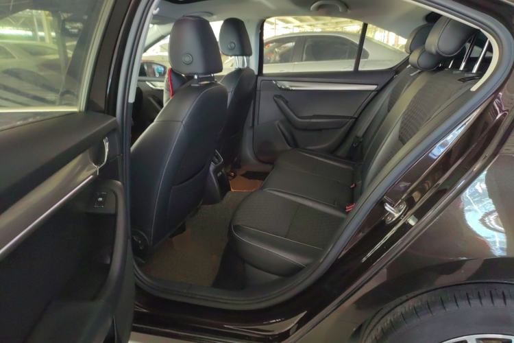 Used Skoda Octavia 2018 1.6L Automatic Luxury Edition