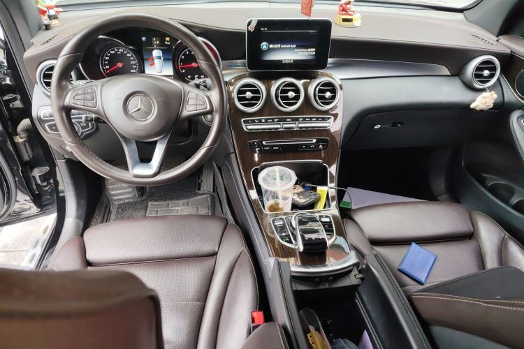 Used Mercedes-Benz GLC 2018 Facelift GLC 260 4MATIC Luxury Edition Center Console