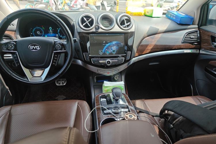 Used BYD Tang New Energy 2015 2.0T Four-Wheel-Drive Flagship Model