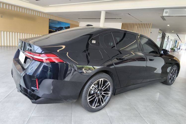 Used BMW 5 Series 2025 530Li Leading Model M Sport Package