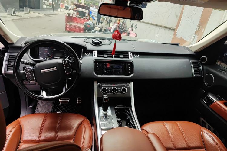 Used Land Rover Range Sport 2016 3.0 SC V6 HSE DYNAMIC Center Console