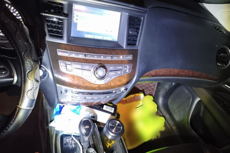 Used Infiniti QX60 2016 2.5 S/C Hybrid Two-Wheel-Drive Excellence Edition China V Standard Audio And AC Panel