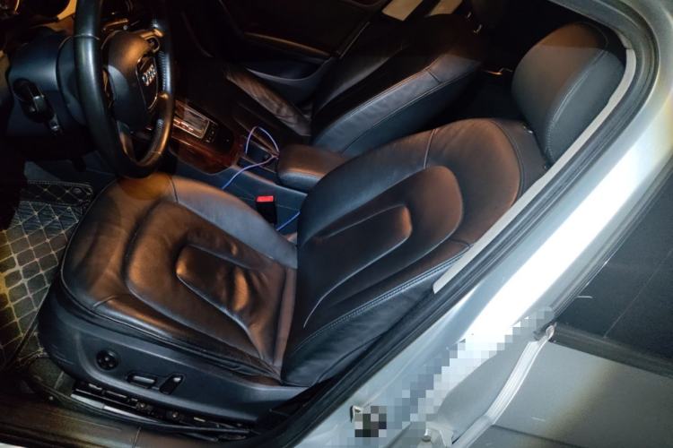 Used Audi A4L 2012 2.0 TFSI automatic Comfort trim level