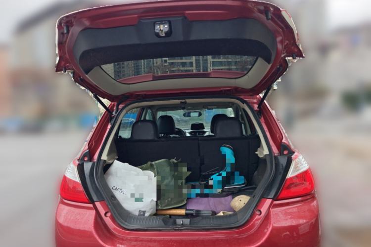 Used Venucia R50 2016 1.6L Manual Elite Edition
