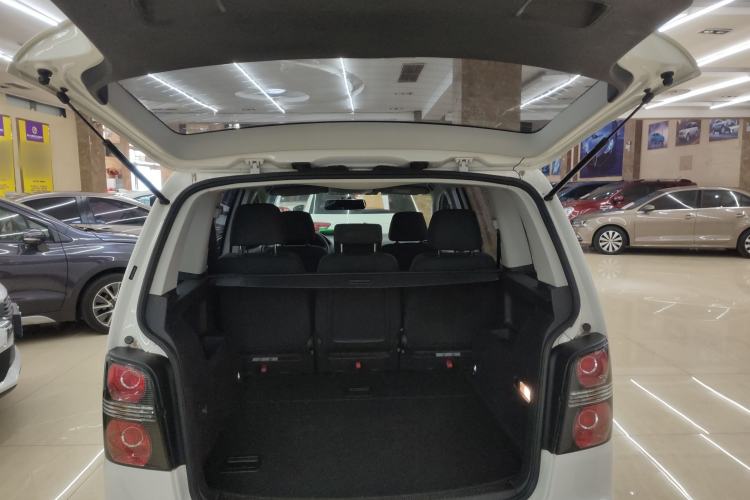 Used Volkswagen Touran 2015 1.4T Manual Fashion Edition 5-Seater
