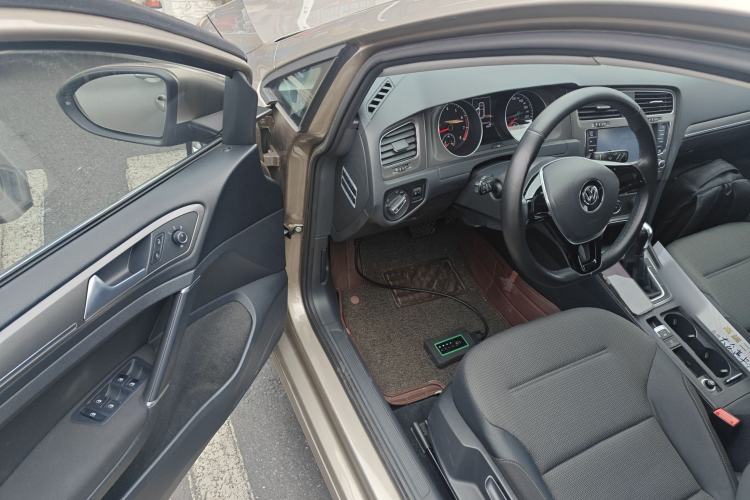 Used Volkswagen Golf 2016 1.6L Automatic Comfort Model
