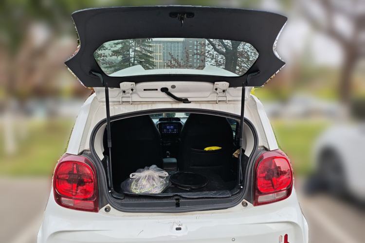 Used Roewe Clever 2021 302 km New Four-Seater Super-Efficient Version