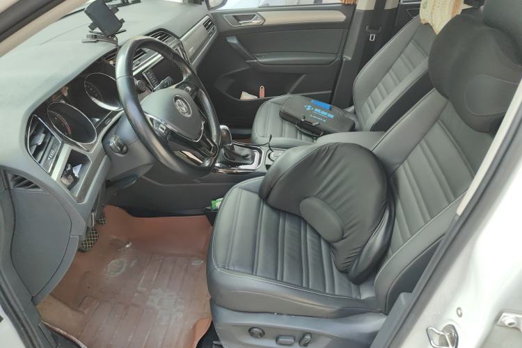 Used Volkswagen Touran 2018 Volkswagen Touran L 280TSI DSG Luxury Edition 7 Seats Left Front Seat