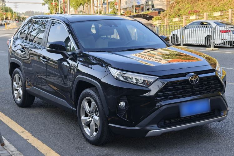 Used Toyota RAV4 2021 2.0L CVT Two-Wheel Drive Fashion PLUS Edition