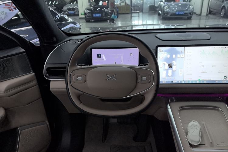 Used XPeng G9 2025 680 Ultra-Long Range All-Wheel Drive Max Steering Wheel