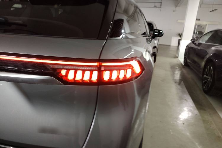 Used Chery Tiggo 9 C-DM 2025 1.5T 106KM Ultra-Comfort Edition 5 Seats Lithium-NMC Right Rear Taillight