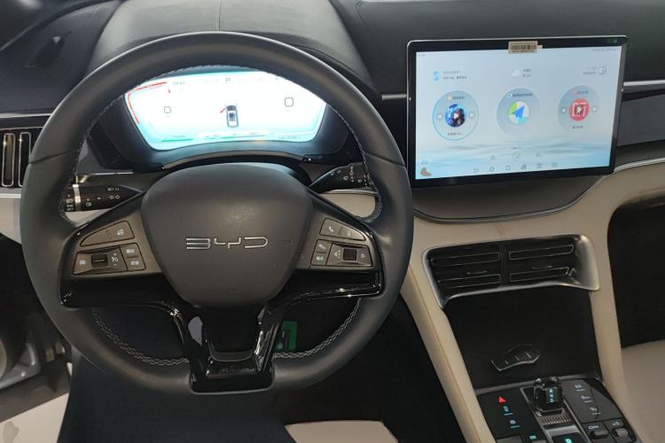 Used BYD Song PLUS New Energy 2023 Champion Edition EV 520KM Luxury Model Center Console