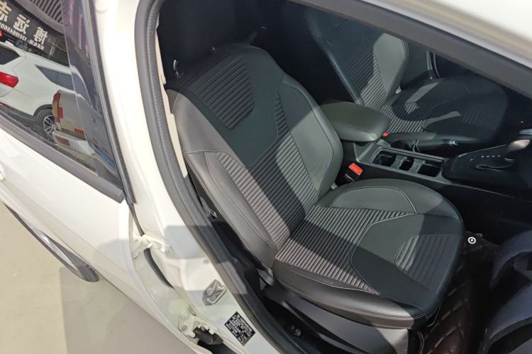 Used Ford Focus 2018 Sedan Classic 1.6L Automatic Trendy SmartDrive Edition
