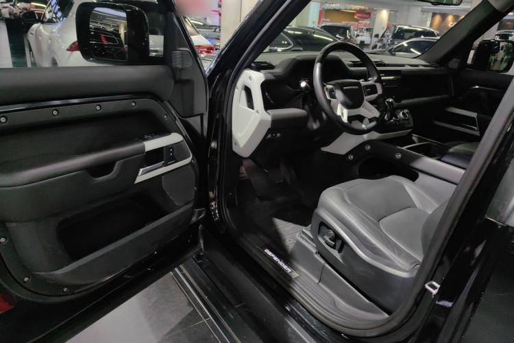 Used Land Rover Defender 2023 Facelift 90 3.0T P400 XS Interior 3