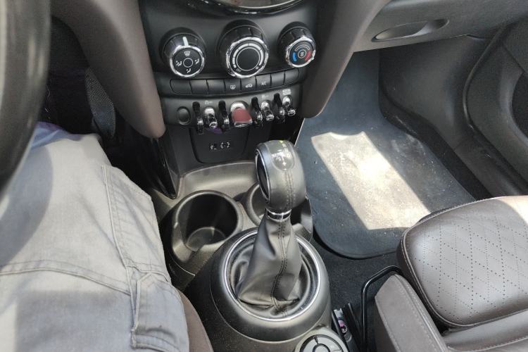Used MINI 2016 1.5T COOPER Performance Edition 5-door version Gear Lever